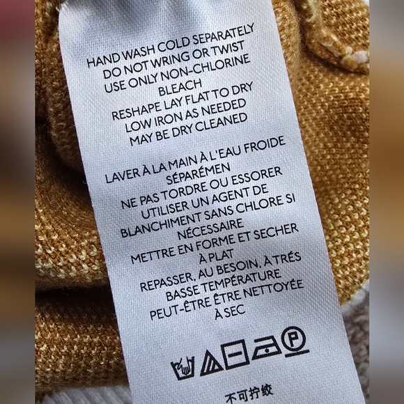 Urban Outfitters Golden Knit Top with White Trim - Picture 6 of 7